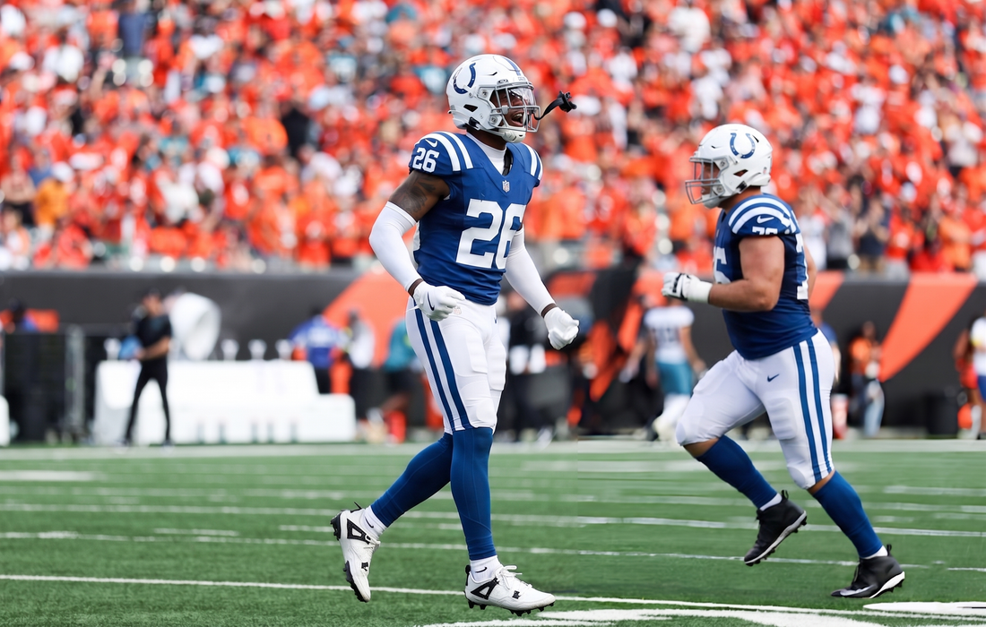 Colts sign free agent CB Cam Taylor-Britt